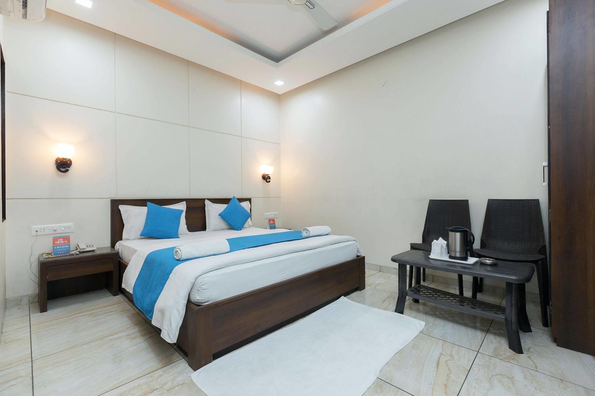 Hotel Sunday Inn Τζαϊπούρ Εξωτερικό φωτογραφία