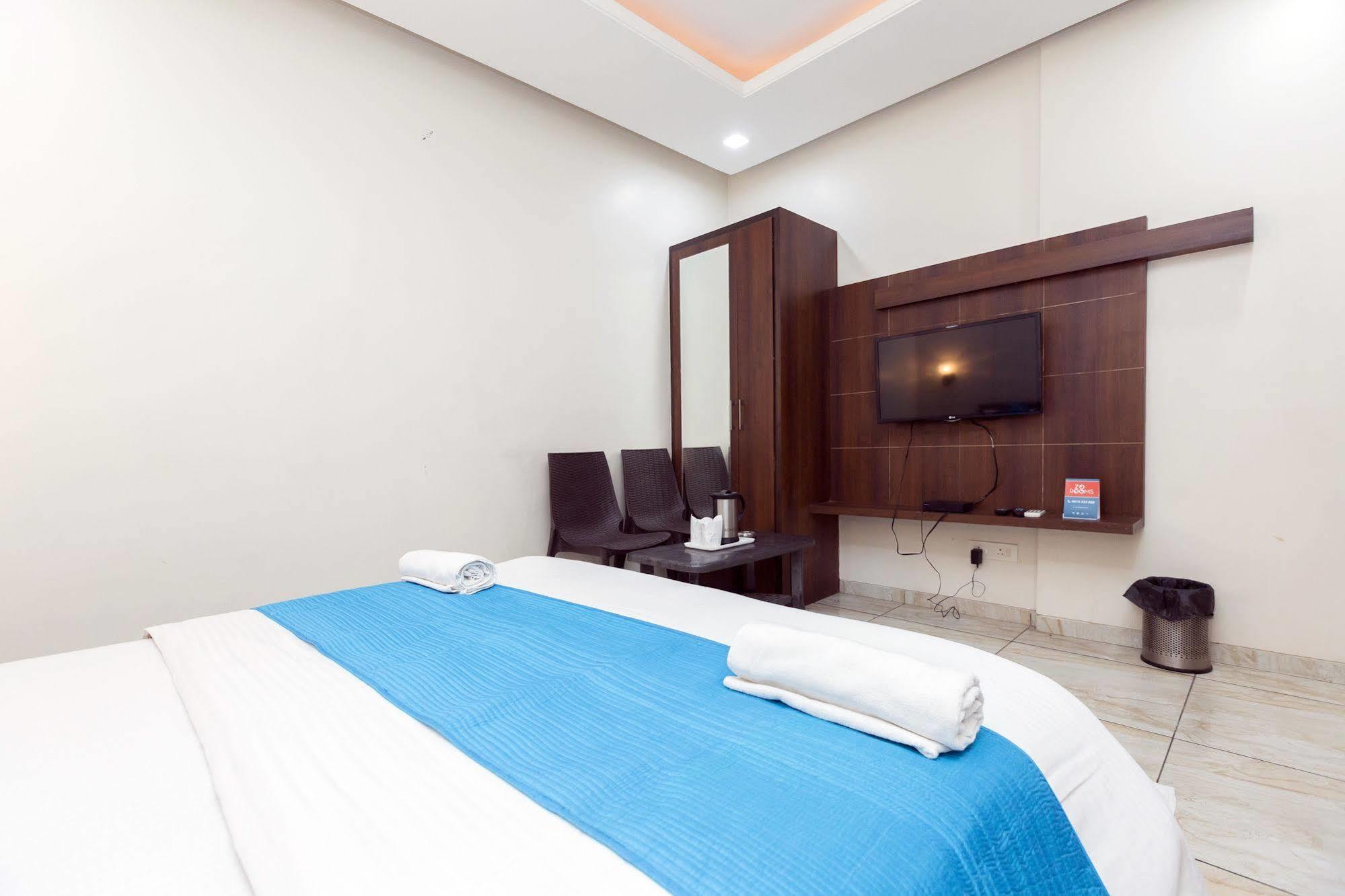 Hotel Sunday Inn Τζαϊπούρ Εξωτερικό φωτογραφία