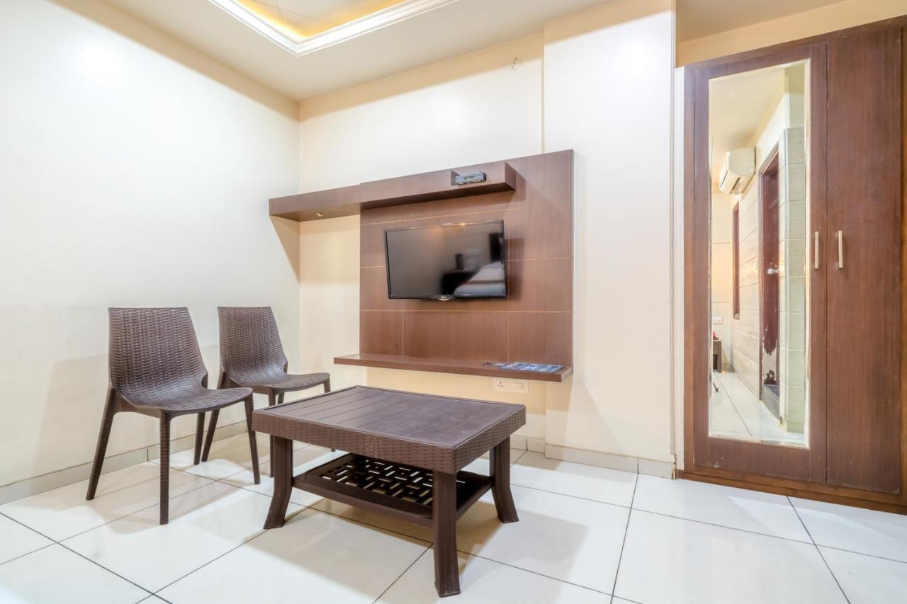 Hotel Sunday Inn Τζαϊπούρ Εξωτερικό φωτογραφία