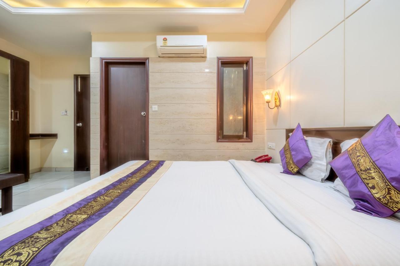 Hotel Sunday Inn Τζαϊπούρ Εξωτερικό φωτογραφία