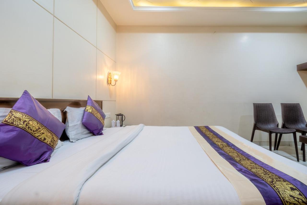 Hotel Sunday Inn Τζαϊπούρ Εξωτερικό φωτογραφία