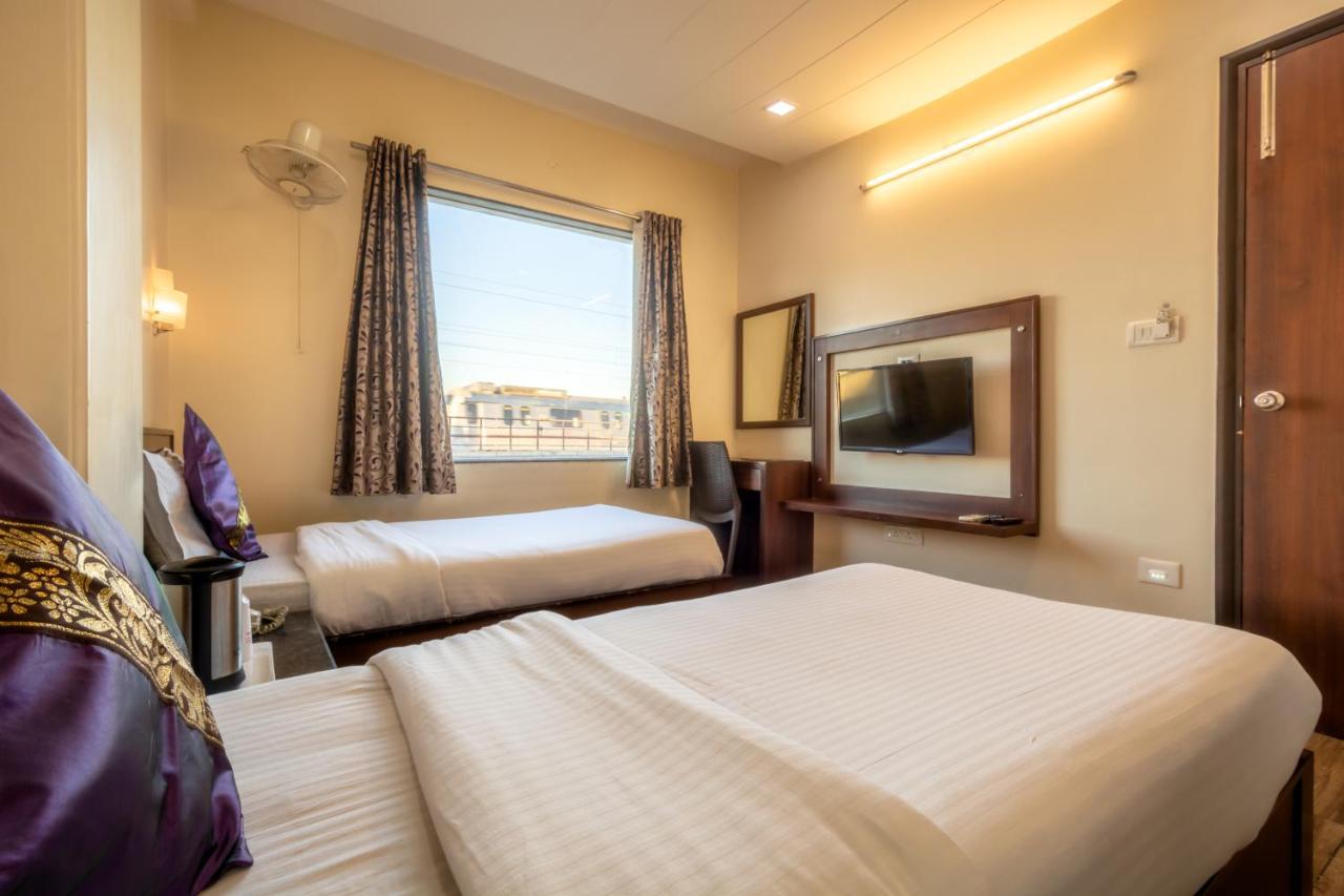 Hotel Sunday Inn Τζαϊπούρ Εξωτερικό φωτογραφία