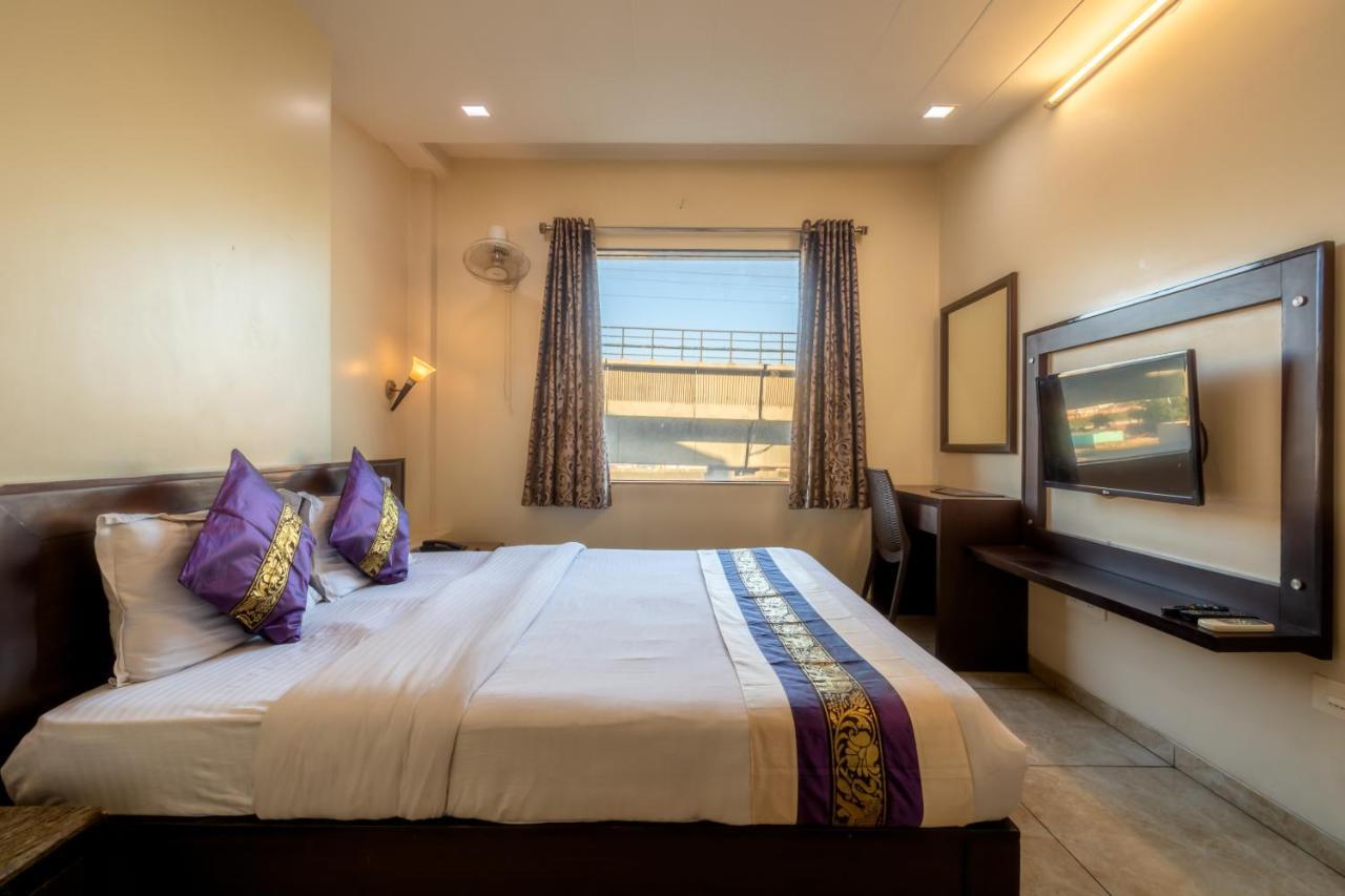 Hotel Sunday Inn Τζαϊπούρ Εξωτερικό φωτογραφία