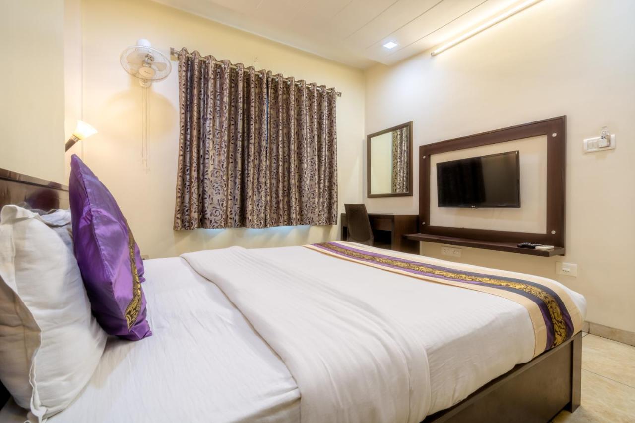 Hotel Sunday Inn Τζαϊπούρ Εξωτερικό φωτογραφία